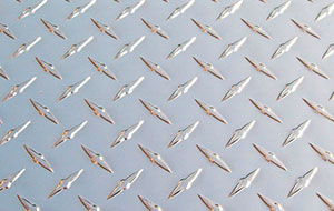 Алюминиевый лист риф. 2х1200х2000 бриллиант, чечевица (АМг3Н2Р) фото №1